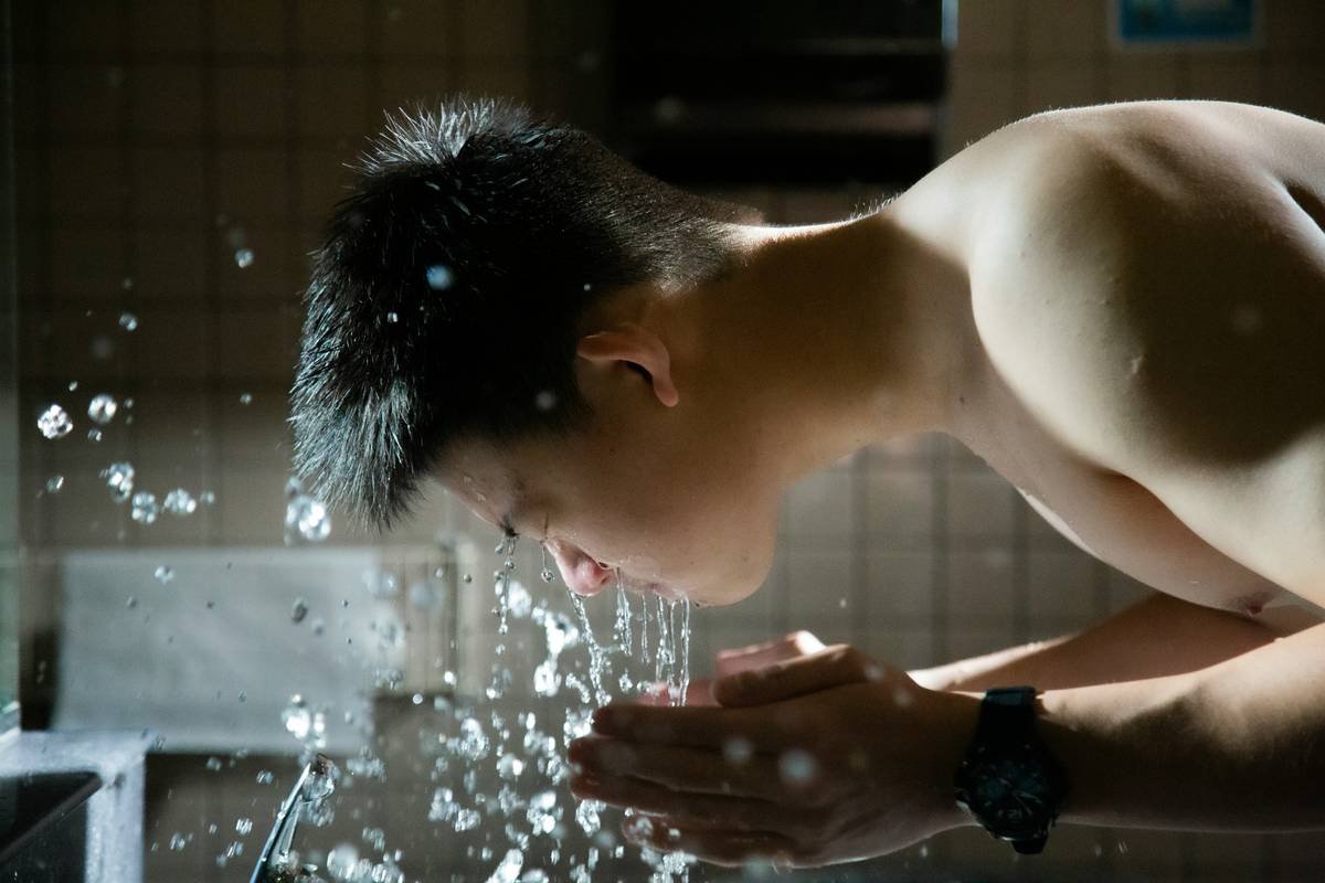 Why Gym Wipes for Body Are Your Post-Workout Secret Weapon (And How to Choose the Right Ones)