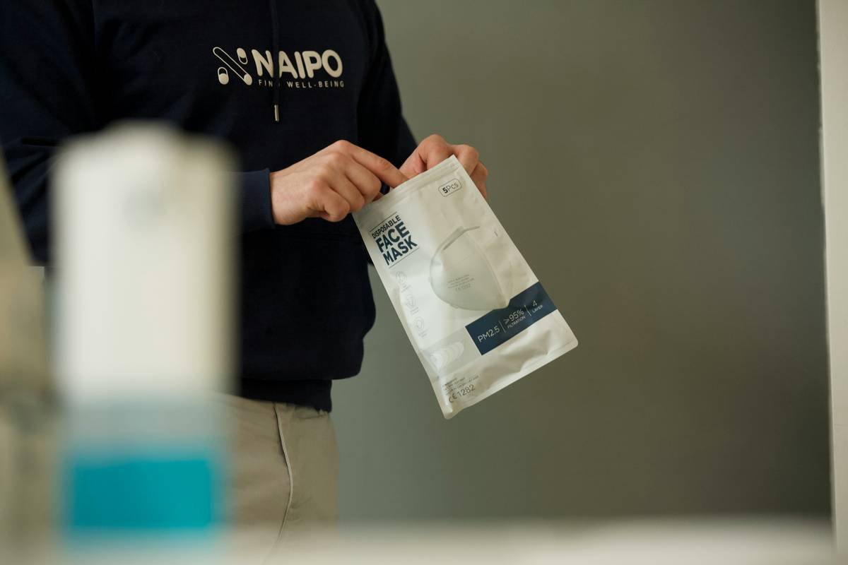 Why Every Man Needs Travel Body Wipes for Men—And How to Choose the Right Ones